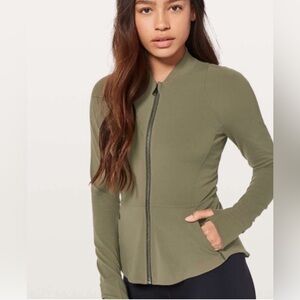 Lululemon The Ease Jacket Sz:6 sage slim fit hip length